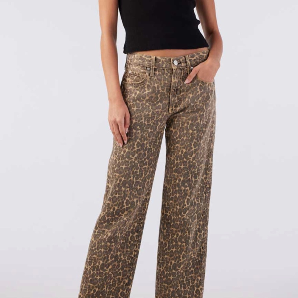 AMO Billie in Leopard 30